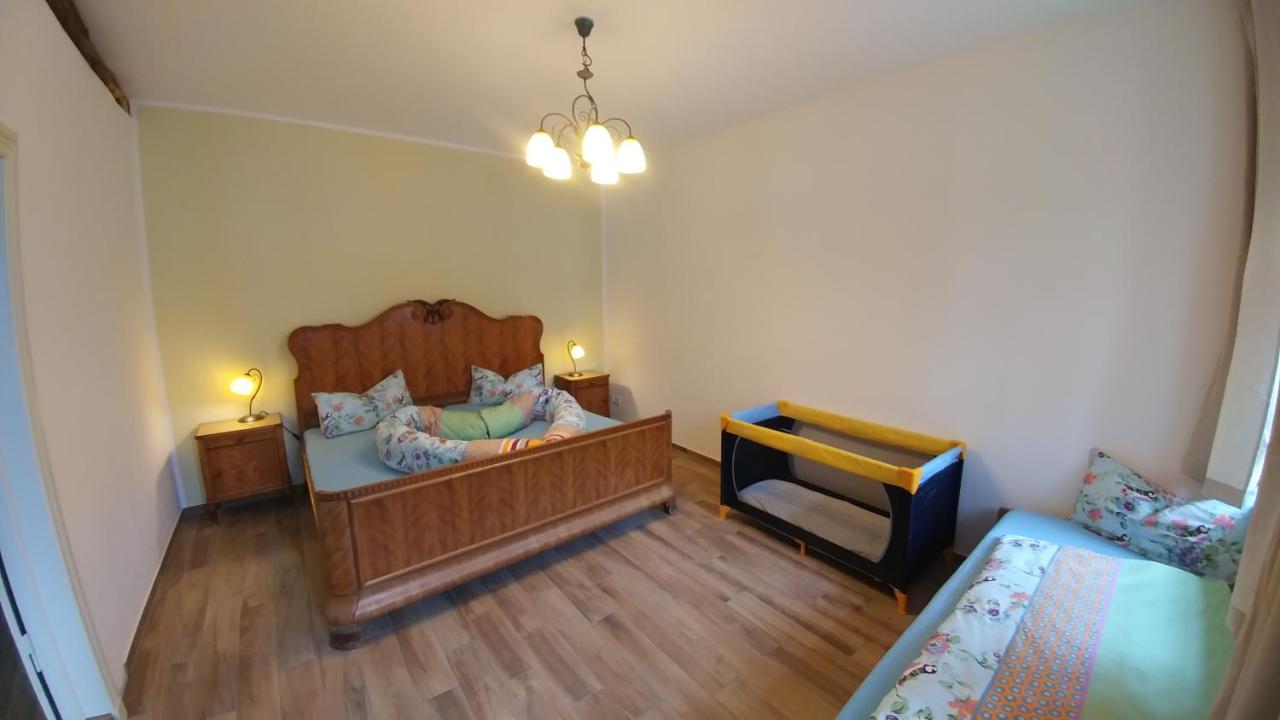 Mirabellenhof - Kleine Ferienwohnung Mit Altstadtblick Biesenthal Esterno foto